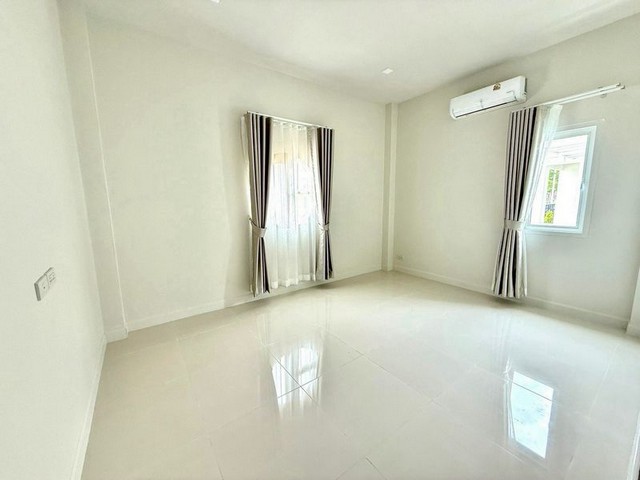 ประกาศฟรี! ซื้อ-ขาย-เช่า คอนโด บ้าน ทาวน์โฮม ที่ดิน และพื้นที่เชิงพาณิชย์ทั่วประเทศไทย ทุกทำเล ทุกงบประมาณ ไม่มีค่าใช้จ่าย ลงง่าย ขายไว เข้าถึงผู้ซื้อโดยตรง 5 254546pic4.jpg