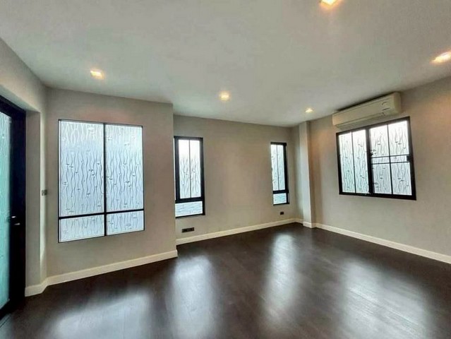 ประกาศฟรี! ซื้อ-ขาย-เช่า คอนโด บ้าน ทาวน์โฮม ที่ดิน และพื้นที่เชิงพาณิชย์ทั่วประเทศไทย ทุกทำเล ทุกงบประมาณ ไม่มีค่าใช้จ่าย ลงง่าย ขายไว เข้าถึงผู้ซื้อโดยตรง 5 254539pic4.jpg