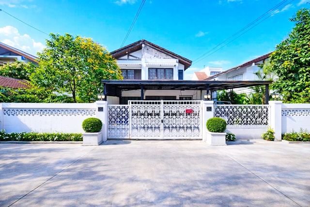 ประกาศฟรี! ซื้อ-ขาย-เช่า คอนโด บ้าน ทาวน์โฮม ที่ดิน และพื้นที่เชิงพาณิชย์ทั่วประเทศไทย ทุกทำเล ทุกงบประมาณ ไม่มีค่าใช้จ่าย ลงง่าย ขายไว เข้าถึงผู้ซื้อโดยตรง 2 316039pic1.jpg