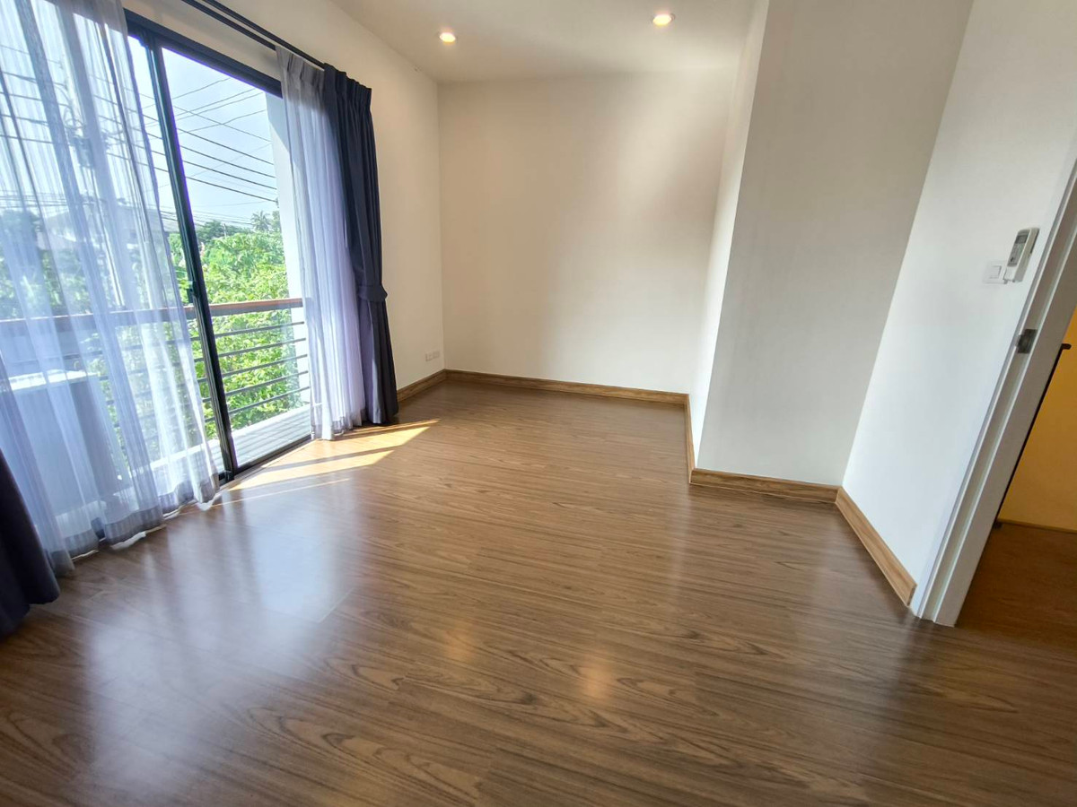 ประกาศฟรี! ซื้อ-ขาย-เช่า คอนโด บ้าน ทาวน์โฮม ที่ดิน และพื้นที่เชิงพาณิชย์ทั่วประเทศไทย ทุกทำเล ทุกงบประมาณ ไม่มีค่าใช้จ่าย ลงง่าย ขายไว เข้าถึงผู้ซื้อโดยตรง 3 253879pic2.jpg