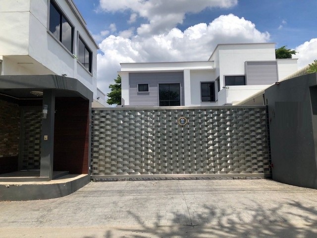 ประกาศฟรี! ซื้อ-ขาย-เช่า คอนโด บ้าน ทาวน์โฮม ที่ดิน และพื้นที่เชิงพาณิชย์ทั่วประเทศไทย ทุกทำเล ทุกงบประมาณ ไม่มีค่าใช้จ่าย ลงง่าย ขายไว เข้าถึงผู้ซื้อโดยตรง 2 501402pic1.jpg