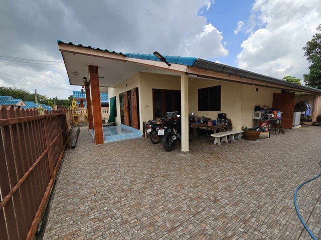 ประกาศฟรี! ซื้อ-ขาย-เช่า คอนโด บ้าน ทาวน์โฮม ที่ดิน และพื้นที่เชิงพาณิชย์ทั่วประเทศไทย ทุกทำเล ทุกงบประมาณ ไม่มีค่าใช้จ่าย ลงง่าย ขายไว เข้าถึงผู้ซื้อโดยตรง 3 255321pic2.jpg