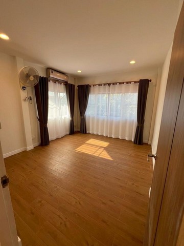 ประกาศฟรี! ซื้อ-ขาย-เช่า คอนโด บ้าน ทาวน์โฮม ที่ดิน และพื้นที่เชิงพาณิชย์ทั่วประเทศไทย ทุกทำเล ทุกงบประมาณ ไม่มีค่าใช้จ่าย ลงง่าย ขายไว เข้าถึงผู้ซื้อโดยตรง 5 515366pic4.jpg