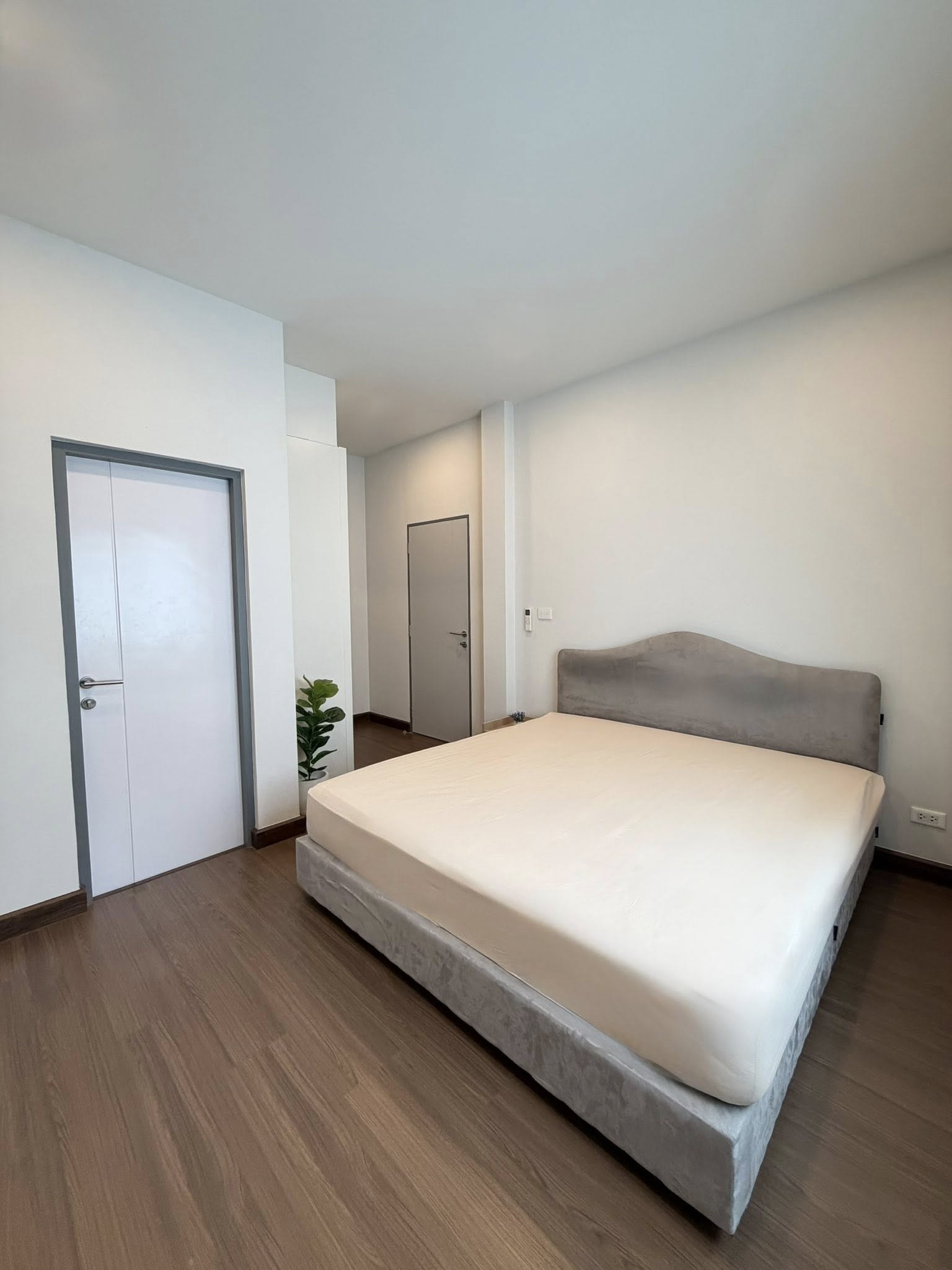 ประกาศฟรี! ซื้อ-ขาย-เช่า คอนโด บ้าน ทาวน์โฮม ที่ดิน และพื้นที่เชิงพาณิชย์ทั่วประเทศไทย ทุกทำเล ทุกงบประมาณ ไม่มีค่าใช้จ่าย ลงง่าย ขายไว เข้าถึงผู้ซื้อโดยตรง 4 294153pic3.jpg