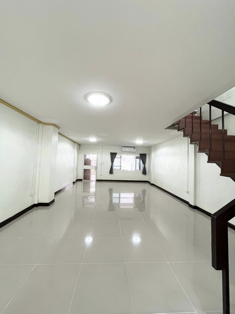 ประกาศฟรี! ซื้อ-ขาย-เช่า คอนโด บ้าน ทาวน์โฮม ที่ดิน และพื้นที่เชิงพาณิชย์ทั่วประเทศไทย ทุกทำเล ทุกงบประมาณ ไม่มีค่าใช้จ่าย ลงง่าย ขายไว เข้าถึงผู้ซื้อโดยตรง 3 515914pic2.jpg