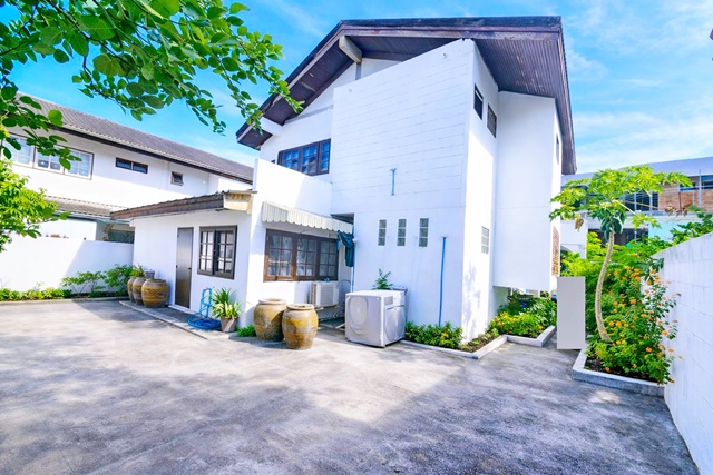 ประกาศฟรี! ซื้อ-ขาย-เช่า คอนโด บ้าน ทาวน์โฮม ที่ดิน และพื้นที่เชิงพาณิชย์ทั่วประเทศไทย ทุกทำเล ทุกงบประมาณ ไม่มีค่าใช้จ่าย ลงง่าย ขายไว เข้าถึงผู้ซื้อโดยตรง 3 254584pic2.jpg