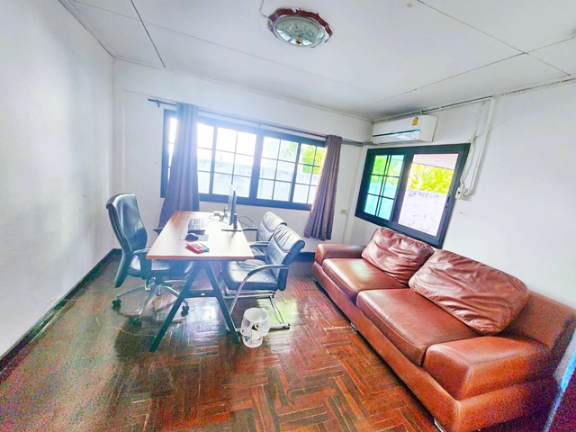 ประกาศฟรี! ซื้อ-ขาย-เช่า คอนโด บ้าน ทาวน์โฮม ที่ดิน และพื้นที่เชิงพาณิชย์ทั่วประเทศไทย ทุกทำเล ทุกงบประมาณ ไม่มีค่าใช้จ่าย ลงง่าย ขายไว เข้าถึงผู้ซื้อโดยตรง 5 254584pic4.jpg