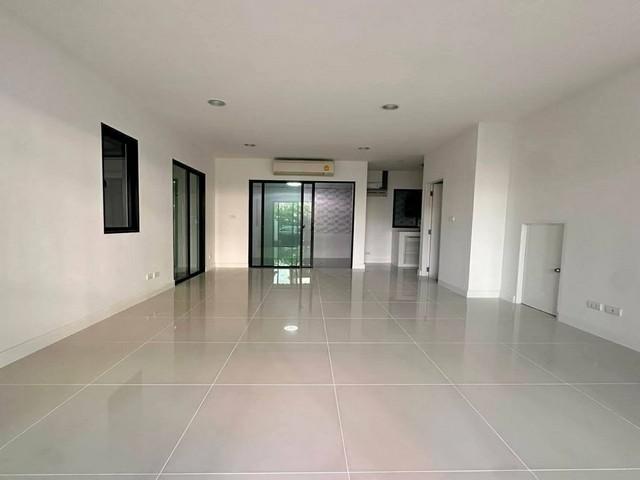 ประกาศฟรี! ซื้อ-ขาย-เช่า คอนโด บ้าน ทาวน์โฮม ที่ดิน และพื้นที่เชิงพาณิชย์ทั่วประเทศไทย ทุกทำเล ทุกงบประมาณ ไม่มีค่าใช้จ่าย ลงง่าย ขายไว เข้าถึงผู้ซื้อโดยตรง 4 515604pic3.jpg