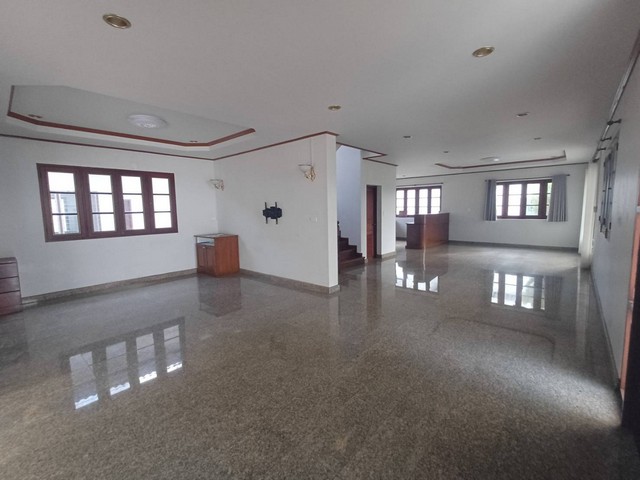 ประกาศฟรี! ซื้อ-ขาย-เช่า คอนโด บ้าน ทาวน์โฮม ที่ดิน และพื้นที่เชิงพาณิชย์ทั่วประเทศไทย ทุกทำเล ทุกงบประมาณ ไม่มีค่าใช้จ่าย ลงง่าย ขายไว เข้าถึงผู้ซื้อโดยตรง 5 515484pic4.jpg