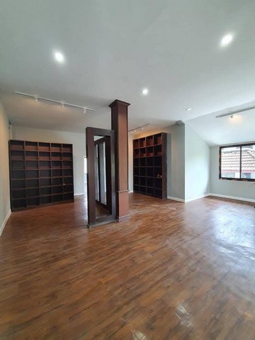 ประกาศฟรี! ซื้อ-ขาย-เช่า คอนโด บ้าน ทาวน์โฮม ที่ดิน และพื้นที่เชิงพาณิชย์ทั่วประเทศไทย ทุกทำเล ทุกงบประมาณ ไม่มีค่าใช้จ่าย ลงง่าย ขายไว เข้าถึงผู้ซื้อโดยตรง 3 516045pic2.jpg