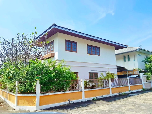 ประกาศฟรี! ซื้อ-ขาย-เช่า คอนโด บ้าน ทาวน์โฮม ที่ดิน และพื้นที่เชิงพาณิชย์ทั่วประเทศไทย ทุกทำเล ทุกงบประมาณ ไม่มีค่าใช้จ่าย ลงง่าย ขายไว เข้าถึงผู้ซื้อโดยตรง 3 316186pic2.jpg