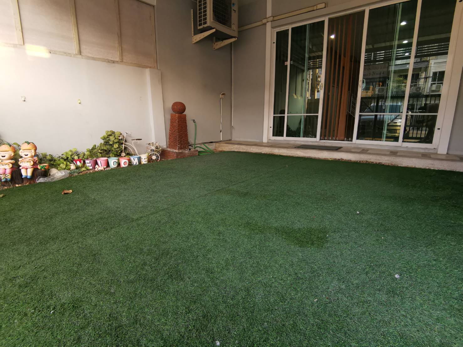 ประกาศฟรี! ซื้อ-ขาย-เช่า คอนโด บ้าน ทาวน์โฮม ที่ดิน และพื้นที่เชิงพาณิชย์ทั่วประเทศไทย ทุกทำเล ทุกงบประมาณ ไม่มีค่าใช้จ่าย ลงง่าย ขายไว เข้าถึงผู้ซื้อโดยตรง 3 316250pic2.jpg