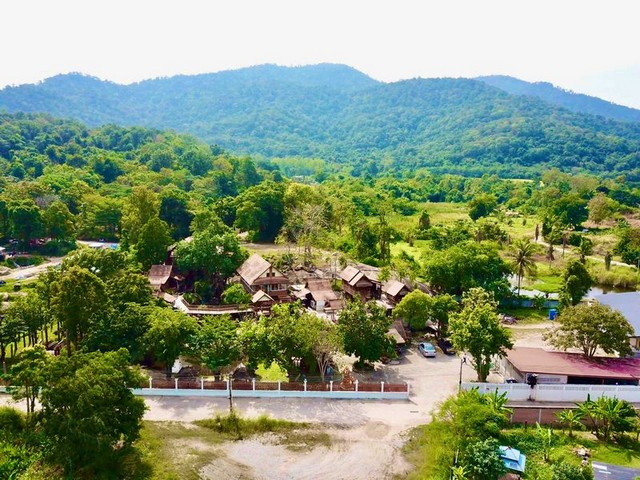 ประกาศฟรี! ซื้อ-ขาย-เช่า คอนโด บ้าน ทาวน์โฮม ที่ดิน และพื้นที่เชิงพาณิชย์ทั่วประเทศไทย ทุกทำเล ทุกงบประมาณ ไม่มีค่าใช้จ่าย ลงง่าย ขายไว เข้าถึงผู้ซื้อโดยตรง 4 297965pic3.jpg