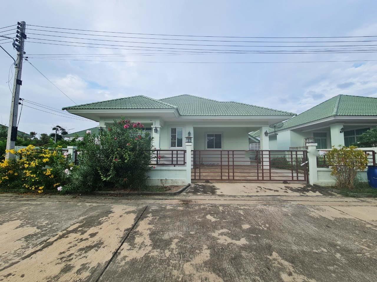 ประกาศฟรี! ซื้อ-ขาย-เช่า คอนโด บ้าน ทาวน์โฮม ที่ดิน และพื้นที่เชิงพาณิชย์ทั่วประเทศไทย ทุกทำเล ทุกงบประมาณ ไม่มีค่าใช้จ่าย ลงง่าย ขายไว เข้าถึงผู้ซื้อโดยตรง 2 254451pic1.jpg