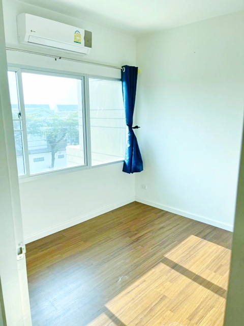 ประกาศฟรี! ซื้อ-ขาย-เช่า คอนโด บ้าน ทาวน์โฮม ที่ดิน และพื้นที่เชิงพาณิชย์ทั่วประเทศไทย ทุกทำเล ทุกงบประมาณ ไม่มีค่าใช้จ่าย ลงง่าย ขายไว เข้าถึงผู้ซื้อโดยตรง 3 255423pic2.jpg