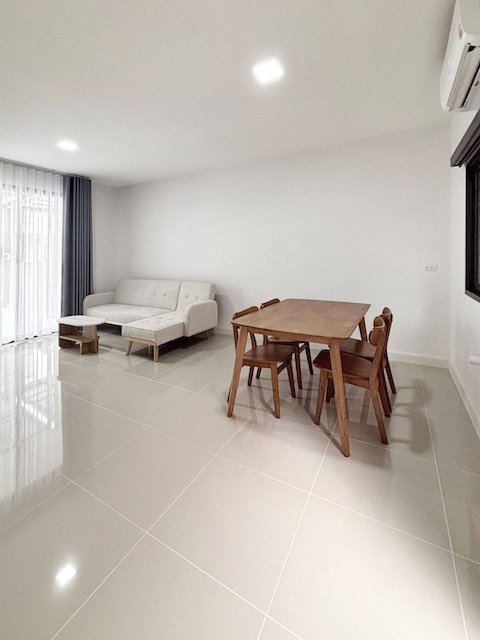 ประกาศฟรี! ซื้อ-ขาย-เช่า คอนโด บ้าน ทาวน์โฮม ที่ดิน และพื้นที่เชิงพาณิชย์ทั่วประเทศไทย ทุกทำเล ทุกงบประมาณ ไม่มีค่าใช้จ่าย ลงง่าย ขายไว เข้าถึงผู้ซื้อโดยตรง 3 294175pic2.jpg