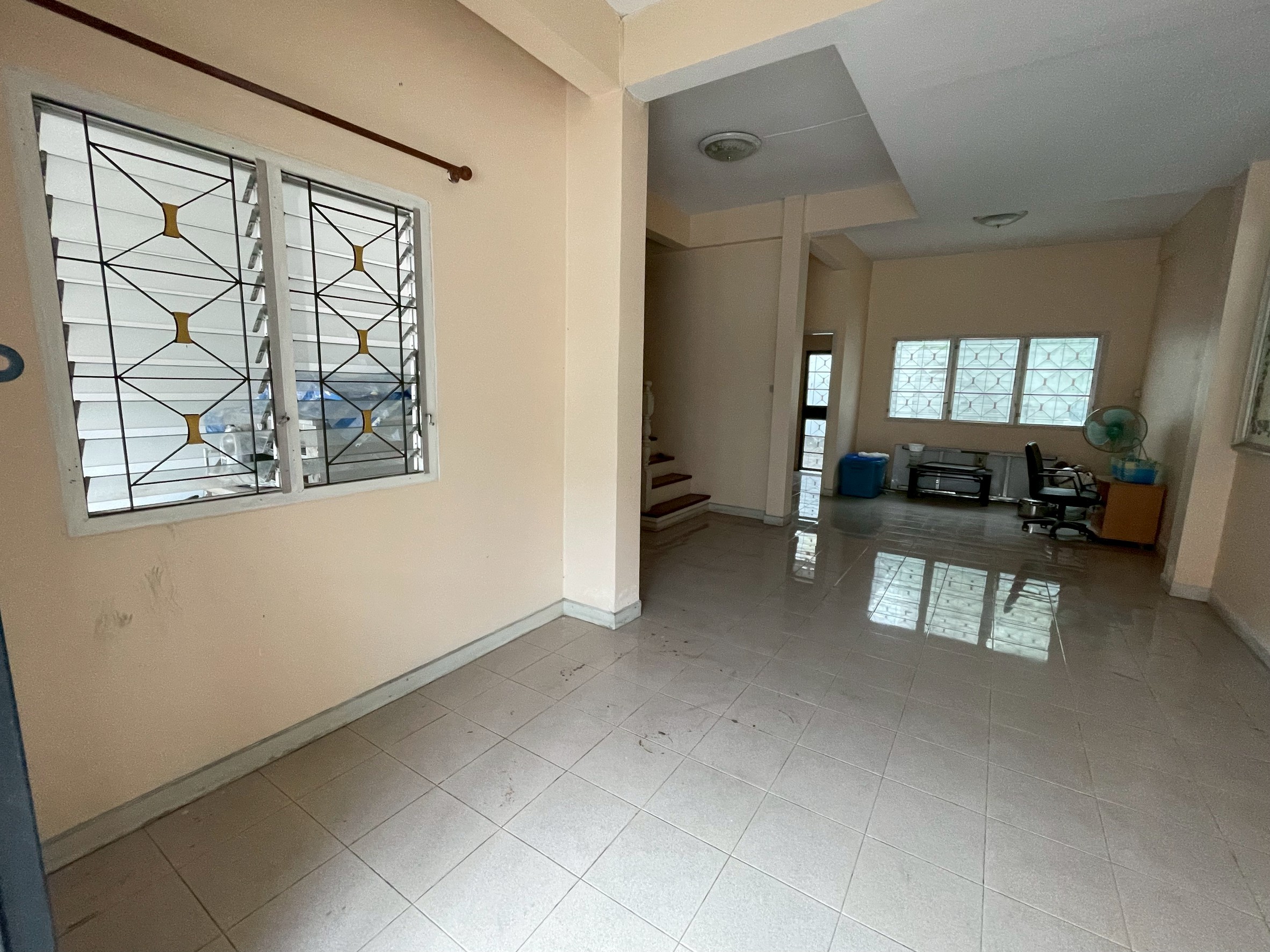 ประกาศฟรี! ซื้อ-ขาย-เช่า คอนโด บ้าน ทาวน์โฮม ที่ดิน และพื้นที่เชิงพาณิชย์ทั่วประเทศไทย ทุกทำเล ทุกงบประมาณ ไม่มีค่าใช้จ่าย ลงง่าย ขายไว เข้าถึงผู้ซื้อโดยตรง 4 311880pic3.jpg