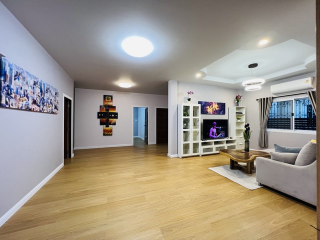 ประกาศฟรี! ซื้อ-ขาย-เช่า คอนโด บ้าน ทาวน์โฮม ที่ดิน และพื้นที่เชิงพาณิชย์ทั่วประเทศไทย ทุกทำเล ทุกงบประมาณ ไม่มีค่าใช้จ่าย ลงง่าย ขายไว เข้าถึงผู้ซื้อโดยตรง 5 516318pic4.jpg