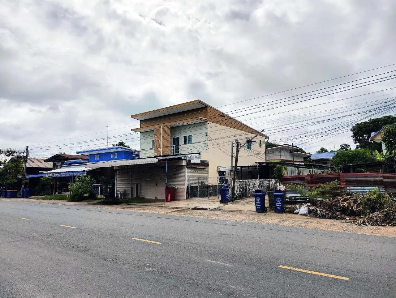 ประกาศฟรี! ซื้อ-ขาย-เช่า คอนโด บ้าน ทาวน์โฮม ที่ดิน และพื้นที่เชิงพาณิชย์ทั่วประเทศไทย ทุกทำเล ทุกงบประมาณ ไม่มีค่าใช้จ่าย ลงง่าย ขายไว เข้าถึงผู้ซื้อโดยตรง 2 255319pic1.jpg