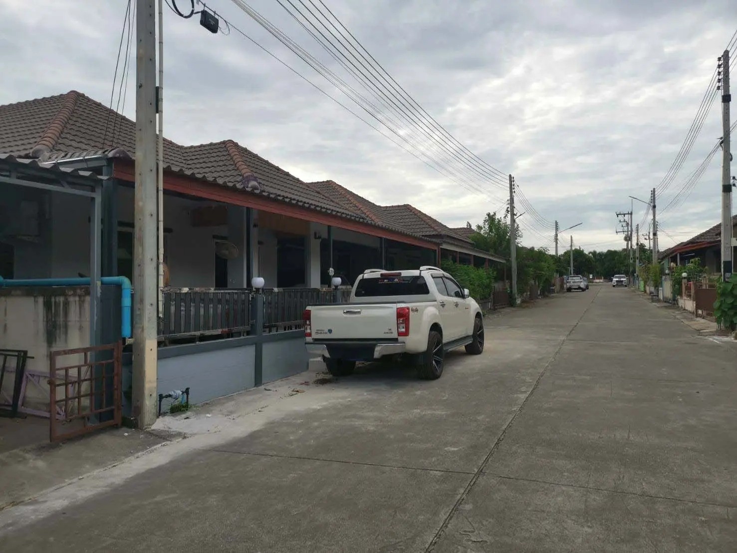 ประกาศฟรี! ซื้อ-ขาย-เช่า คอนโด บ้าน ทาวน์โฮม ที่ดิน และพื้นที่เชิงพาณิชย์ทั่วประเทศไทย ทุกทำเล ทุกงบประมาณ ไม่มีค่าใช้จ่าย ลงง่าย ขายไว เข้าถึงผู้ซื้อโดยตรง 4 255303pic3.jpg