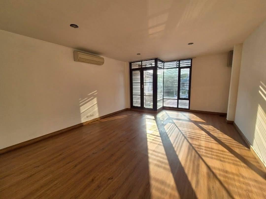 ประกาศฟรี! ซื้อ-ขาย-เช่า คอนโด บ้าน ทาวน์โฮม ที่ดิน และพื้นที่เชิงพาณิชย์ทั่วประเทศไทย ทุกทำเล ทุกงบประมาณ ไม่มีค่าใช้จ่าย ลงง่าย ขายไว เข้าถึงผู้ซื้อโดยตรง 4 516256pic3.jpg