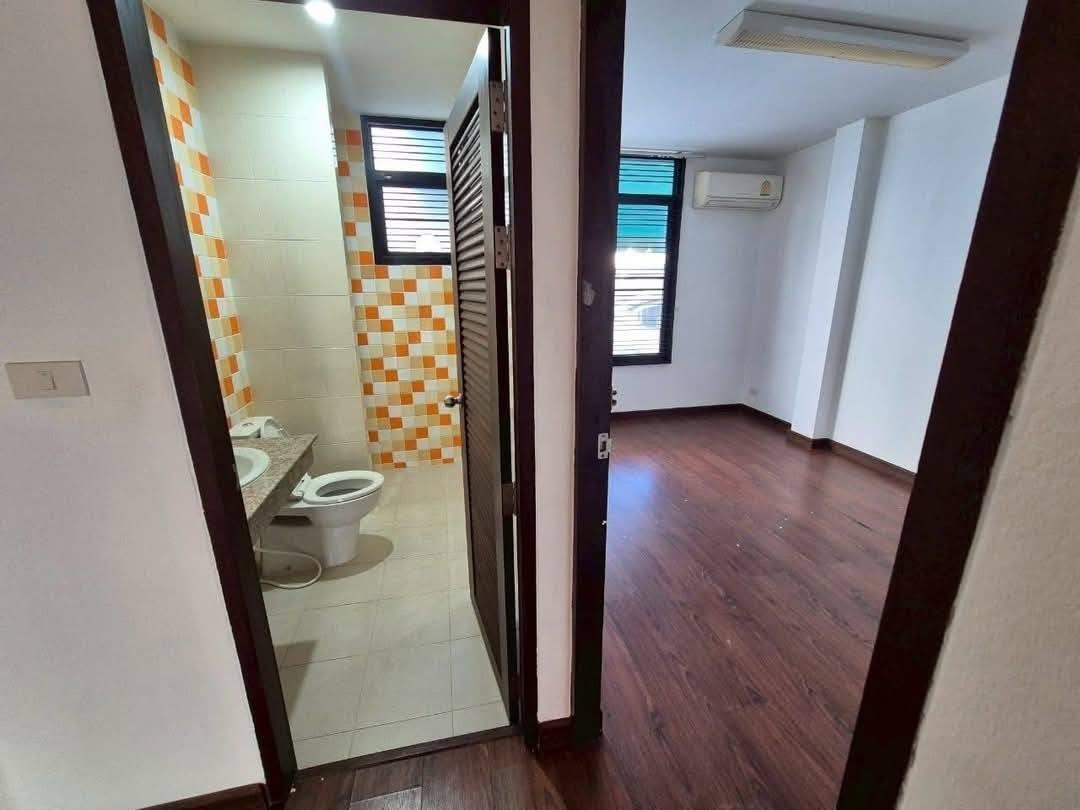 ประกาศฟรี! ซื้อ-ขาย-เช่า คอนโด บ้าน ทาวน์โฮม ที่ดิน และพื้นที่เชิงพาณิชย์ทั่วประเทศไทย ทุกทำเล ทุกงบประมาณ ไม่มีค่าใช้จ่าย ลงง่าย ขายไว เข้าถึงผู้ซื้อโดยตรง 5 516256pic4.jpg