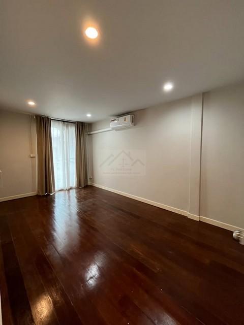 ประกาศฟรี! ซื้อ-ขาย-เช่า คอนโด บ้าน ทาวน์โฮม ที่ดิน และพื้นที่เชิงพาณิชย์ทั่วประเทศไทย ทุกทำเล ทุกงบประมาณ ไม่มีค่าใช้จ่าย ลงง่าย ขายไว เข้าถึงผู้ซื้อโดยตรง 4 514677pic3.jpg