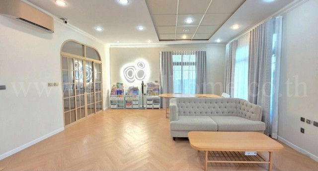 ประกาศฟรี! ซื้อ-ขาย-เช่า คอนโด บ้าน ทาวน์โฮม ที่ดิน และพื้นที่เชิงพาณิชย์ทั่วประเทศไทย ทุกทำเล ทุกงบประมาณ ไม่มีค่าใช้จ่าย ลงง่าย ขายไว เข้าถึงผู้ซื้อโดยตรง 4 290154pic3.jpg