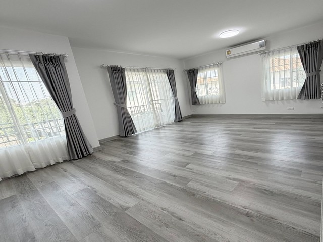 ประกาศฟรี! ซื้อ-ขาย-เช่า คอนโด บ้าน ทาวน์โฮม ที่ดิน และพื้นที่เชิงพาณิชย์ทั่วประเทศไทย ทุกทำเล ทุกงบประมาณ ไม่มีค่าใช้จ่าย ลงง่าย ขายไว เข้าถึงผู้ซื้อโดยตรง 5 516345pic4.jpg