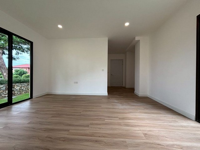 ประกาศฟรี! ซื้อ-ขาย-เช่า คอนโด บ้าน ทาวน์โฮม ที่ดิน และพื้นที่เชิงพาณิชย์ทั่วประเทศไทย ทุกทำเล ทุกงบประมาณ ไม่มีค่าใช้จ่าย ลงง่าย ขายไว เข้าถึงผู้ซื้อโดยตรง 5 298292pic4.jpg