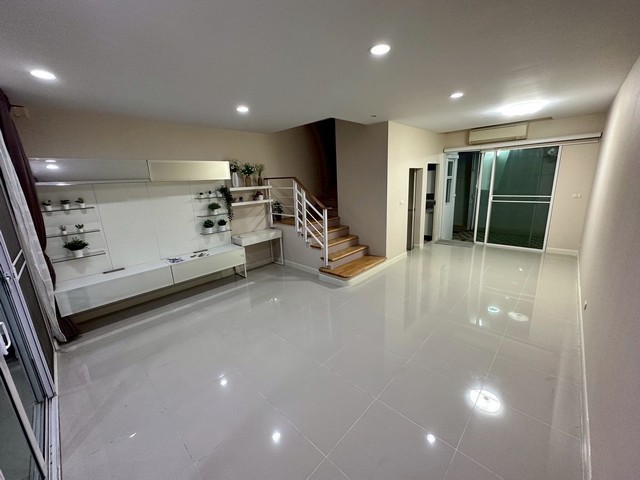 ประกาศฟรี! ซื้อ-ขาย-เช่า คอนโด บ้าน ทาวน์โฮม ที่ดิน และพื้นที่เชิงพาณิชย์ทั่วประเทศไทย ทุกทำเล ทุกงบประมาณ ไม่มีค่าใช้จ่าย ลงง่าย ขายไว เข้าถึงผู้ซื้อโดยตรง 2 516560pic1.jpg