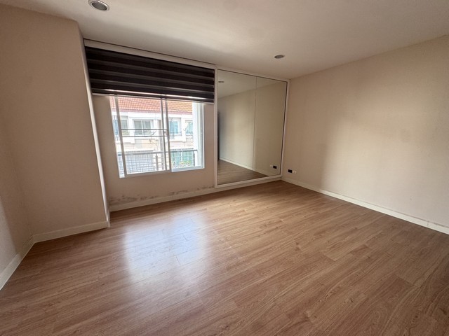 ประกาศฟรี! ซื้อ-ขาย-เช่า คอนโด บ้าน ทาวน์โฮม ที่ดิน และพื้นที่เชิงพาณิชย์ทั่วประเทศไทย ทุกทำเล ทุกงบประมาณ ไม่มีค่าใช้จ่าย ลงง่าย ขายไว เข้าถึงผู้ซื้อโดยตรง 3 516560pic2.jpg