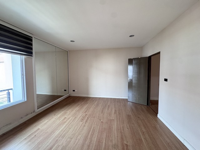 ประกาศฟรี! ซื้อ-ขาย-เช่า คอนโด บ้าน ทาวน์โฮม ที่ดิน และพื้นที่เชิงพาณิชย์ทั่วประเทศไทย ทุกทำเล ทุกงบประมาณ ไม่มีค่าใช้จ่าย ลงง่าย ขายไว เข้าถึงผู้ซื้อโดยตรง 5 516560pic4.jpg