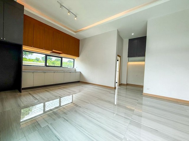 ประกาศฟรี! ซื้อ-ขาย-เช่า คอนโด บ้าน ทาวน์โฮม ที่ดิน และพื้นที่เชิงพาณิชย์ทั่วประเทศไทย ทุกทำเล ทุกงบประมาณ ไม่มีค่าใช้จ่าย ลงง่าย ขายไว เข้าถึงผู้ซื้อโดยตรง 5 298229pic4.jpg