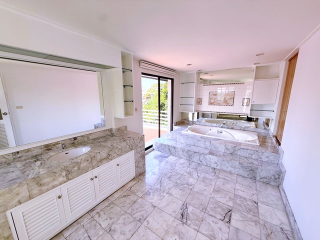 ประกาศฟรี! ซื้อ-ขาย-เช่า คอนโด บ้าน ทาวน์โฮม ที่ดิน และพื้นที่เชิงพาณิชย์ทั่วประเทศไทย ทุกทำเล ทุกงบประมาณ ไม่มีค่าใช้จ่าย ลงง่าย ขายไว เข้าถึงผู้ซื้อโดยตรง 5 255657pic4.jpg