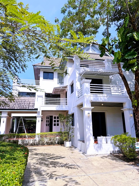 ประกาศฟรี! ซื้อ-ขาย-เช่า คอนโด บ้าน ทาวน์โฮม ที่ดิน และพื้นที่เชิงพาณิชย์ทั่วประเทศไทย ทุกทำเล ทุกงบประมาณ ไม่มีค่าใช้จ่าย ลงง่าย ขายไว เข้าถึงผู้ซื้อโดยตรง 4 255656pic3.jpg