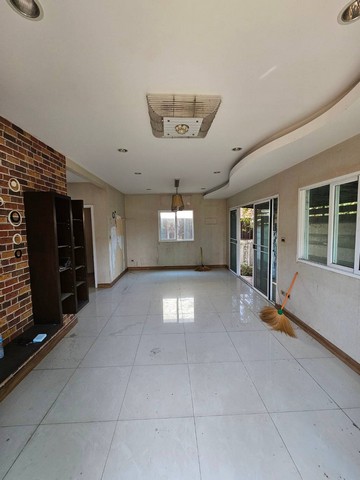 ประกาศฟรี! ซื้อ-ขาย-เช่า คอนโด บ้าน ทาวน์โฮม ที่ดิน และพื้นที่เชิงพาณิชย์ทั่วประเทศไทย ทุกทำเล ทุกงบประมาณ ไม่มีค่าใช้จ่าย ลงง่าย ขายไว เข้าถึงผู้ซื้อโดยตรง 5 316505pic4.jpg