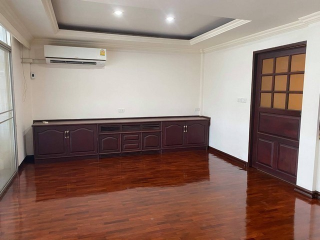 ประกาศฟรี! ซื้อ-ขาย-เช่า คอนโด บ้าน ทาวน์โฮม ที่ดิน และพื้นที่เชิงพาณิชย์ทั่วประเทศไทย ทุกทำเล ทุกงบประมาณ ไม่มีค่าใช้จ่าย ลงง่าย ขายไว เข้าถึงผู้ซื้อโดยตรง 4 516779pic3.jpg