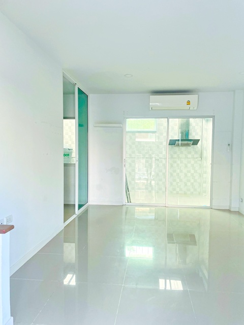 ประกาศฟรี! ซื้อ-ขาย-เช่า คอนโด บ้าน ทาวน์โฮม ที่ดิน และพื้นที่เชิงพาณิชย์ทั่วประเทศไทย ทุกทำเล ทุกงบประมาณ ไม่มีค่าใช้จ่าย ลงง่าย ขายไว เข้าถึงผู้ซื้อโดยตรง 4 255795pic3.jpg