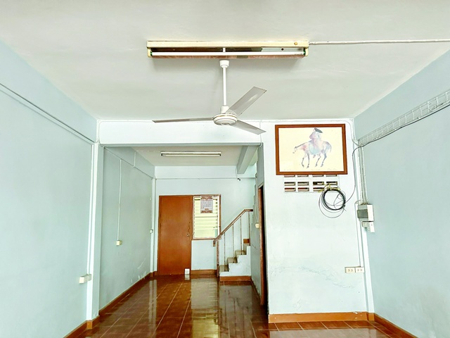 ประกาศฟรี! ซื้อ-ขาย-เช่า คอนโด บ้าน ทาวน์โฮม ที่ดิน และพื้นที่เชิงพาณิชย์ทั่วประเทศไทย ทุกทำเล ทุกงบประมาณ ไม่มีค่าใช้จ่าย ลงง่าย ขายไว เข้าถึงผู้ซื้อโดยตรง 4 255772pic3.jpg