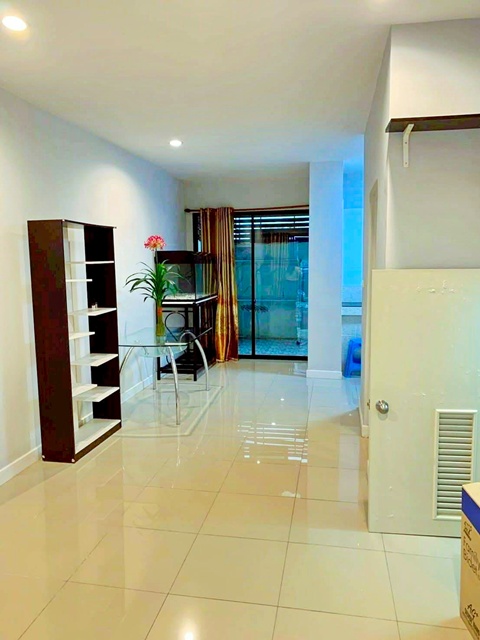 ประกาศฟรี! ซื้อ-ขาย-เช่า คอนโด บ้าน ทาวน์โฮม ที่ดิน และพื้นที่เชิงพาณิชย์ทั่วประเทศไทย ทุกทำเล ทุกงบประมาณ ไม่มีค่าใช้จ่าย ลงง่าย ขายไว เข้าถึงผู้ซื้อโดยตรง 3 316544pic2.jpg