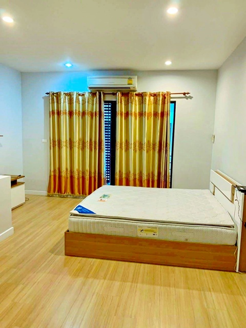 ประกาศฟรี! ซื้อ-ขาย-เช่า คอนโด บ้าน ทาวน์โฮม ที่ดิน และพื้นที่เชิงพาณิชย์ทั่วประเทศไทย ทุกทำเล ทุกงบประมาณ ไม่มีค่าใช้จ่าย ลงง่าย ขายไว เข้าถึงผู้ซื้อโดยตรง 4 316544pic3.jpg