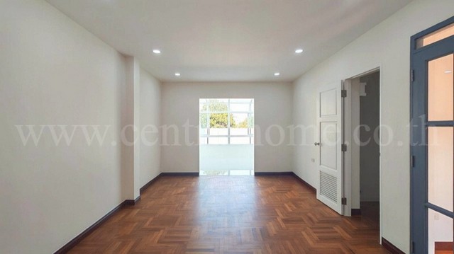 ประกาศฟรี! ซื้อ-ขาย-เช่า คอนโด บ้าน ทาวน์โฮม ที่ดิน และพื้นที่เชิงพาณิชย์ทั่วประเทศไทย ทุกทำเล ทุกงบประมาณ ไม่มีค่าใช้จ่าย ลงง่าย ขายไว เข้าถึงผู้ซื้อโดยตรง 4 255829pic3.jpg