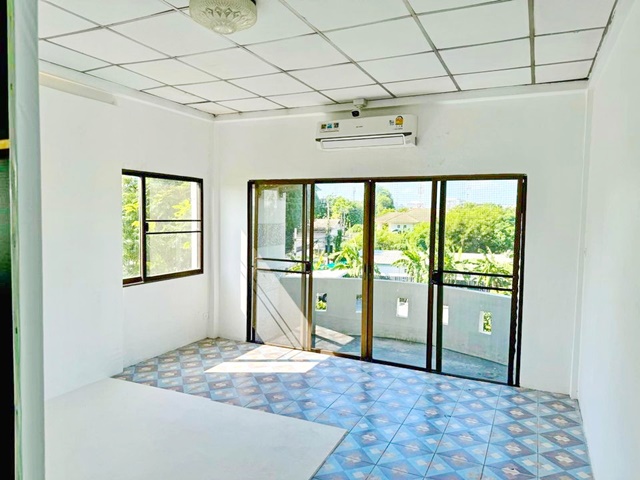 ประกาศฟรี! ซื้อ-ขาย-เช่า คอนโด บ้าน ทาวน์โฮม ที่ดิน และพื้นที่เชิงพาณิชย์ทั่วประเทศไทย ทุกทำเล ทุกงบประมาณ ไม่มีค่าใช้จ่าย ลงง่าย ขายไว เข้าถึงผู้ซื้อโดยตรง 5 165285pic4.jpg