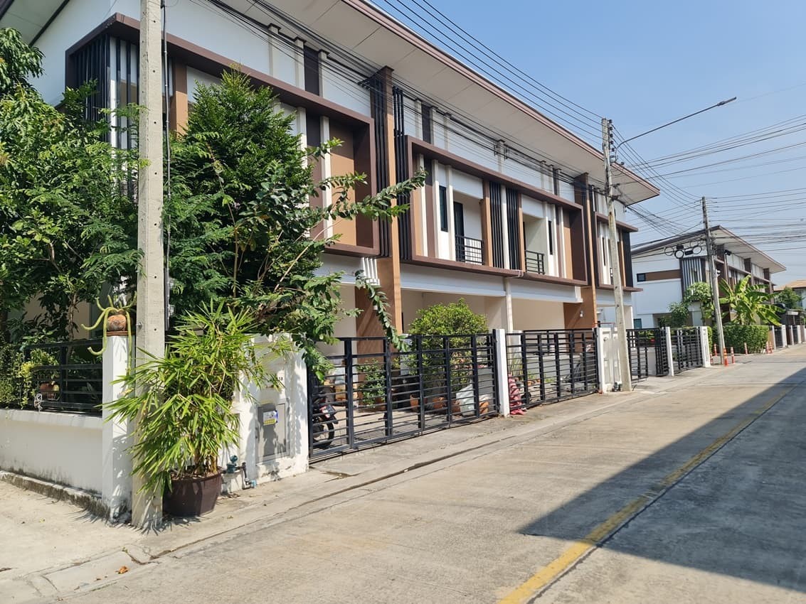 ประกาศฟรี! ซื้อ-ขาย-เช่า คอนโด บ้าน ทาวน์โฮม ที่ดิน และพื้นที่เชิงพาณิชย์ทั่วประเทศไทย ทุกทำเล ทุกงบประมาณ ไม่มีค่าใช้จ่าย ลงง่าย ขายไว เข้าถึงผู้ซื้อโดยตรง 3 255757pic2.jpg