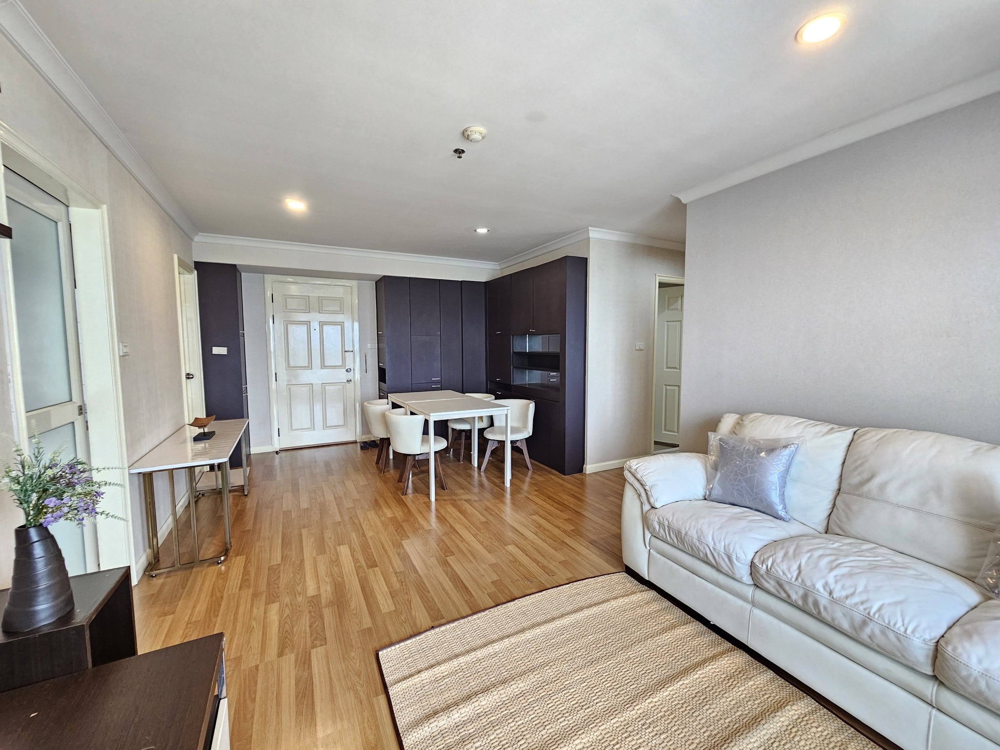 ประกาศฟรี! ซื้อ-ขาย-เช่า คอนโด บ้าน ทาวน์โฮม ที่ดิน และพื้นที่เชิงพาณิชย์ทั่วประเทศไทย ทุกทำเล ทุกงบประมาณ ไม่มีค่าใช้จ่าย ลงง่าย ขายไว เข้าถึงผู้ซื้อโดยตรง 5 294088pic4.jpg