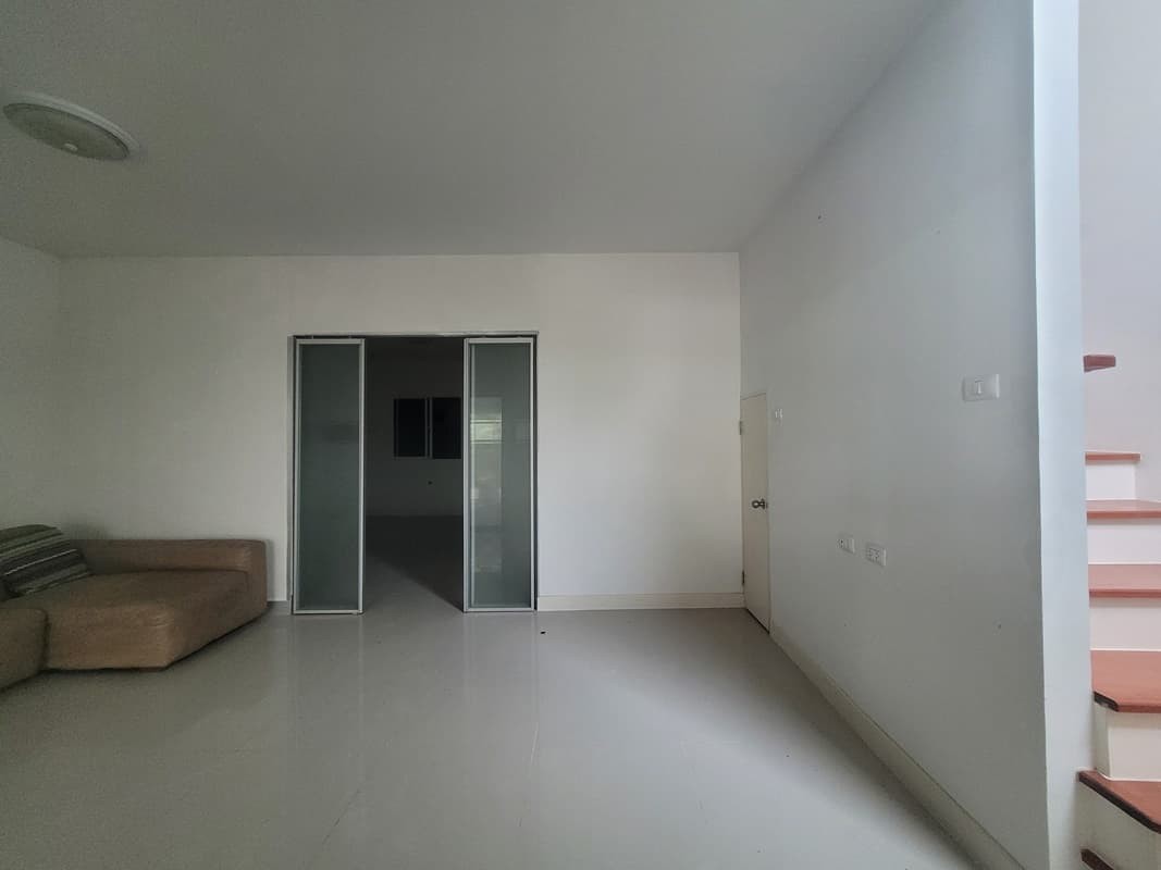 ประกาศฟรี! ซื้อ-ขาย-เช่า คอนโด บ้าน ทาวน์โฮม ที่ดิน และพื้นที่เชิงพาณิชย์ทั่วประเทศไทย ทุกทำเล ทุกงบประมาณ ไม่มีค่าใช้จ่าย ลงง่าย ขายไว เข้าถึงผู้ซื้อโดยตรง 5 256536pic4.jpg