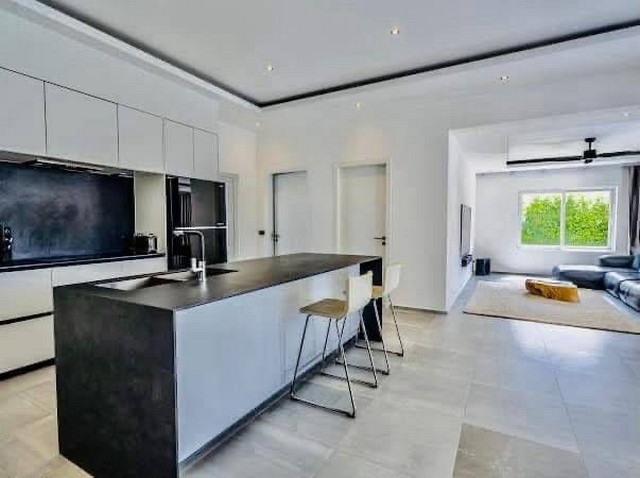 ประกาศฟรี! ซื้อ-ขาย-เช่า คอนโด บ้าน ทาวน์โฮม ที่ดิน และพื้นที่เชิงพาณิชย์ทั่วประเทศไทย ทุกทำเล ทุกงบประมาณ ไม่มีค่าใช้จ่าย ลงง่าย ขายไว เข้าถึงผู้ซื้อโดยตรง 5 298509pic4.jpg