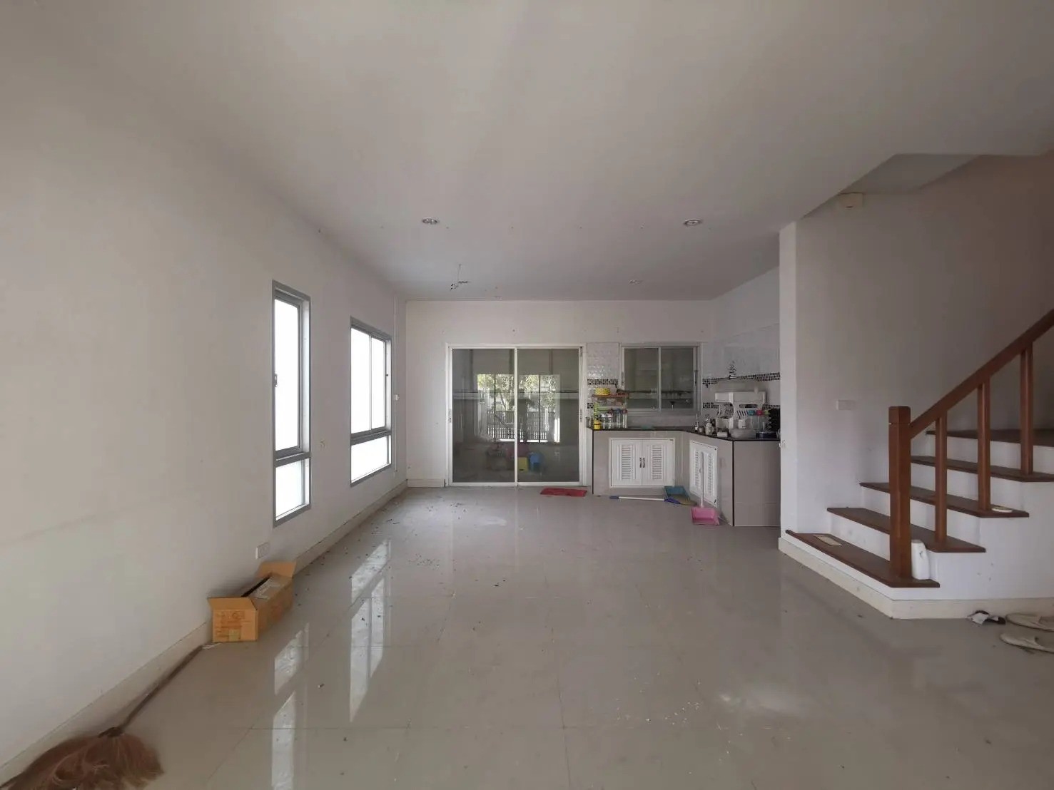 ประกาศฟรี! ซื้อ-ขาย-เช่า คอนโด บ้าน ทาวน์โฮม ที่ดิน และพื้นที่เชิงพาณิชย์ทั่วประเทศไทย ทุกทำเล ทุกงบประมาณ ไม่มีค่าใช้จ่าย ลงง่าย ขายไว เข้าถึงผู้ซื้อโดยตรง 5 255483pic4.jpg