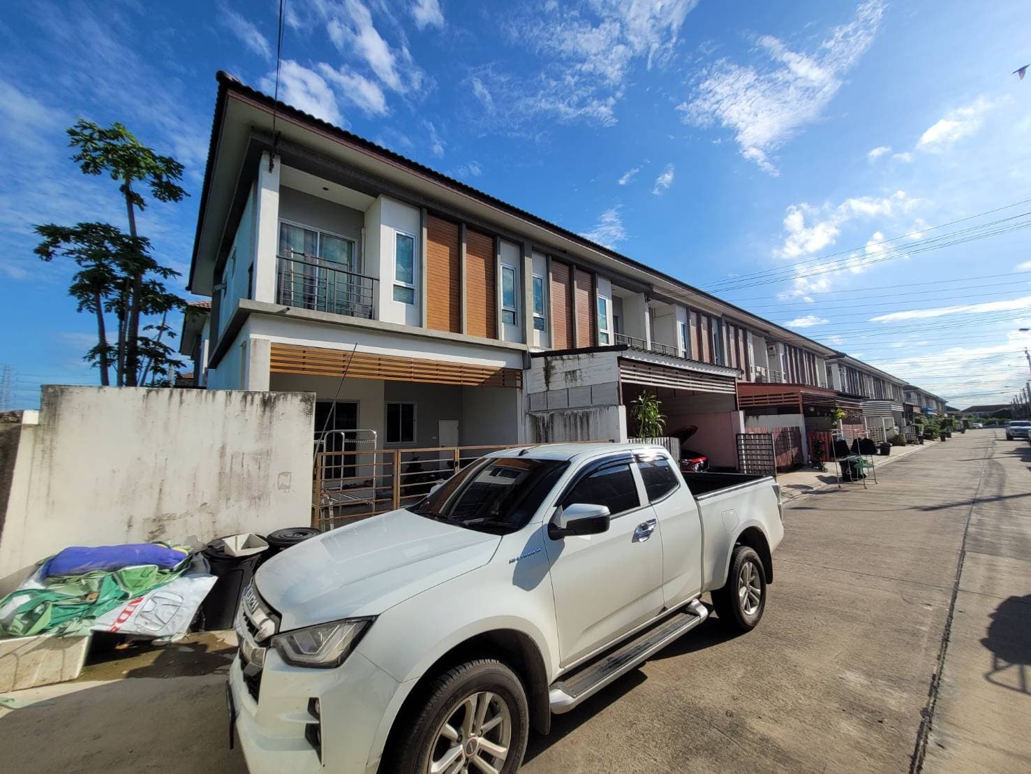 ประกาศฟรี! ซื้อ-ขาย-เช่า คอนโด บ้าน ทาวน์โฮม ที่ดิน และพื้นที่เชิงพาณิชย์ทั่วประเทศไทย ทุกทำเล ทุกงบประมาณ ไม่มีค่าใช้จ่าย ลงง่าย ขายไว เข้าถึงผู้ซื้อโดยตรง 3 255476pic2.jpg